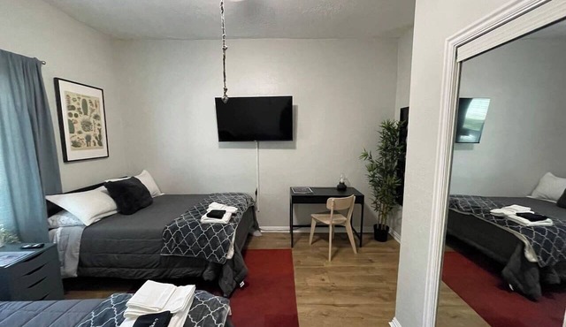 SWEET LAKE CITY/Downtown SLC/Clean/Pets OK Sleeps!