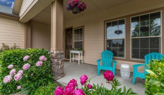 TAHITI AT THE VILLAGE - EXECUTIVE Home "BEST" Location in Boise/Meridian Area!