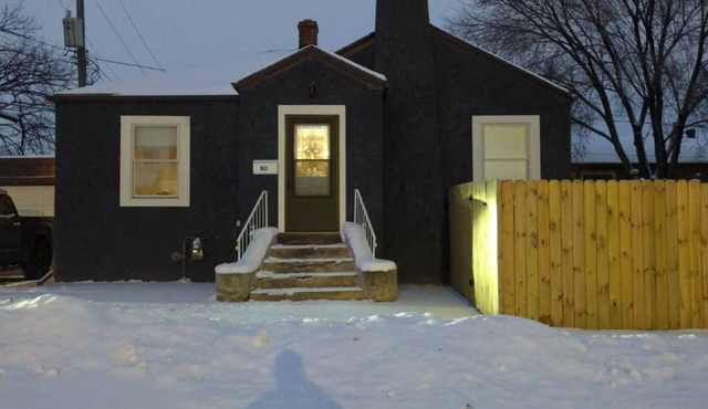 Terrific-Vintage Stucco home in the center of Bismarck ,ND.