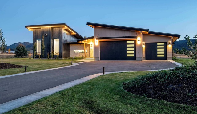 Teton Homestead: Modern Retreat + Hot Tub & Views