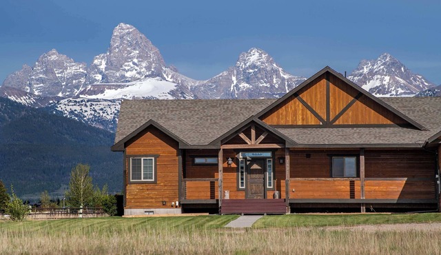 Teton Homestead: Triple B Ranch + Huge Teton Views