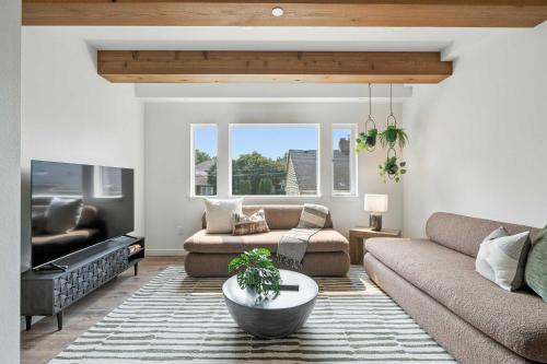 The Adelynn by Stay Portland - Kerns