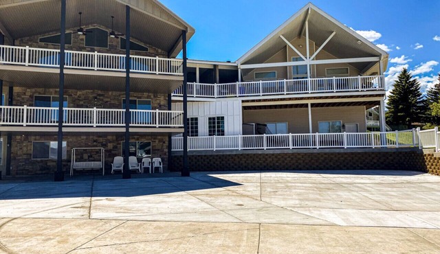 The Beach House I and Beach House II