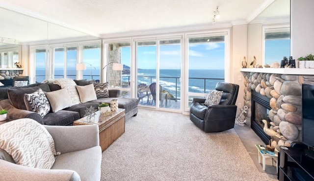 The Beacon Condo with Panoramic Views & Pool