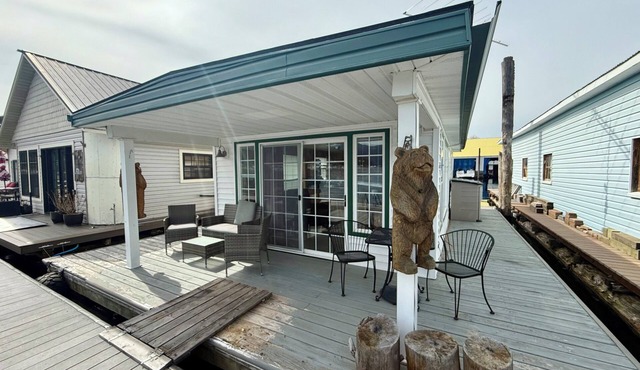 The Bear Den