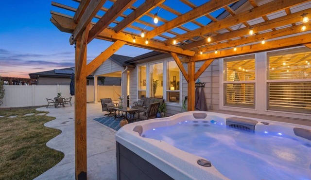 The Blue Heart with Hot Tub