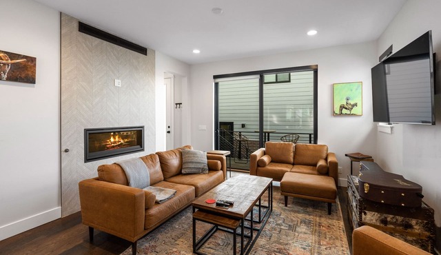 The City Slicker - Spacious 3 Bedroom Luxury Townhome in Downtown Bozeman!