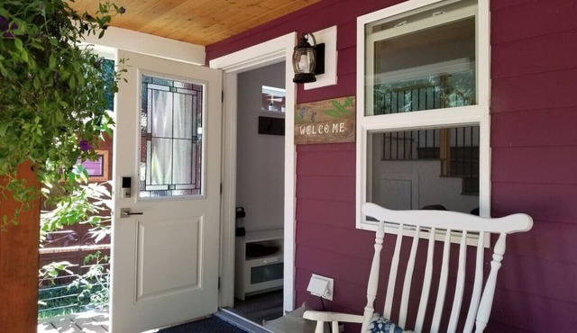 The Cottage on Claire