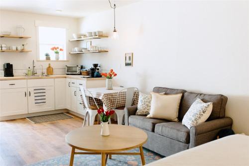 The Cozy Cottage