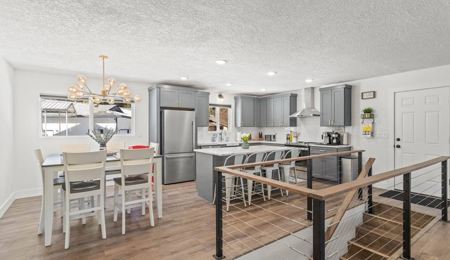 The Fairway Home - "3000 sq. ft. Family Friendly Vacation Home w/Game Room"