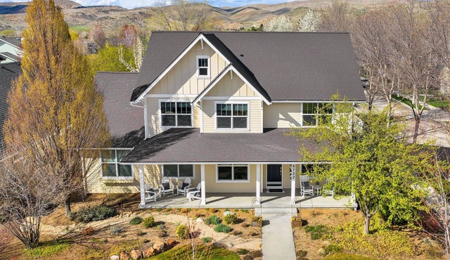 The Hearth Luxury Home Gym Access, Seasonal Pool