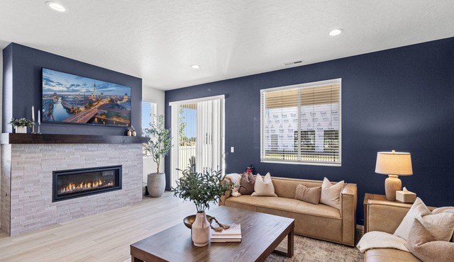 The Hub Spacious 3 Bed, 3 Bath Getaway in Star, Idaho