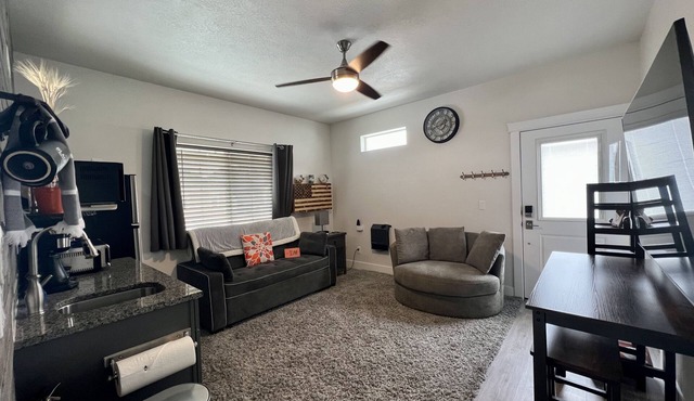 The Jolly Rancher, King beds, Luxury Furnishings, Great Reviews!