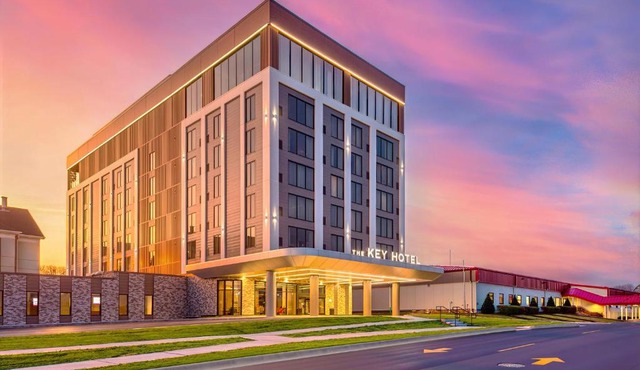 The Key Hotel Dubuque, Tapestry Collection By Hilton