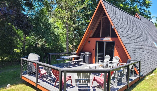 The Koal-Mine-Inn - Fun and Charming with Lots of Character, Air Conditioning, and a Great Location! Also dog-friendly!