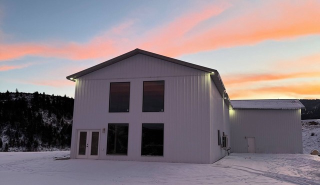 The Lava White House - Sleeps 50+