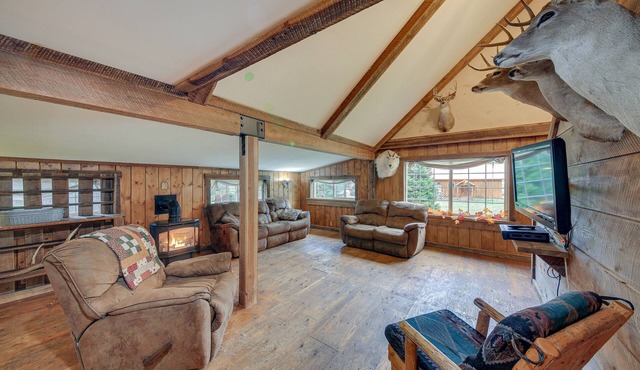 'The Lodge' in Trout Creek < 1 Mile to Reservoir!