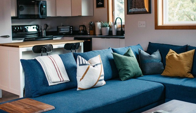 The Loft; An Elevated Apartment in N Portland. Close to University of Portland