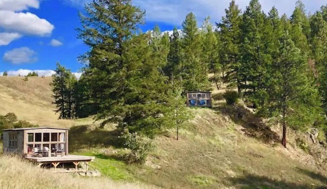 The Logger Cabin - Glamping on the Tobacco River