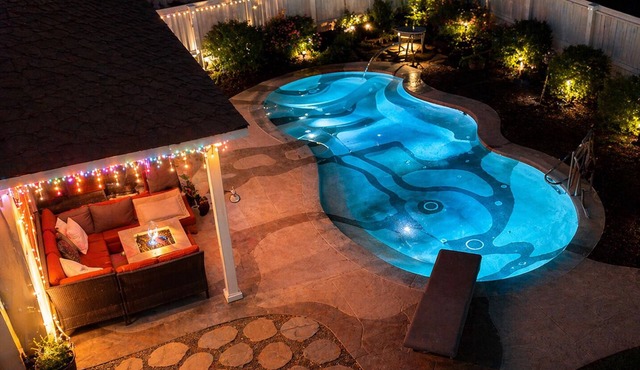 The Oasis, Luxury 4BR Retreat with Private Pool + Resort Amenities