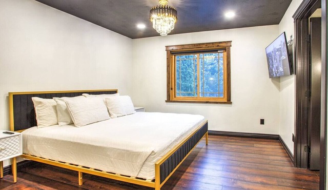 The Ritz Suite at Bed and Breakfast
