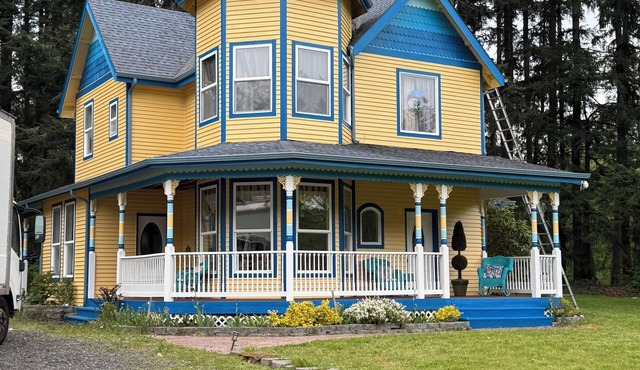 The Sirens Hideaway a charming Victorian Farmhouse