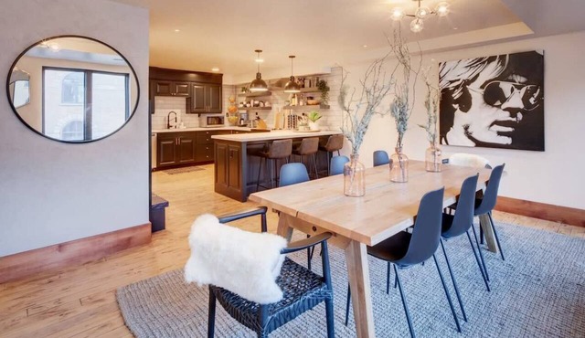 The Sundancer - 4BR Mountain Modern on Main St.