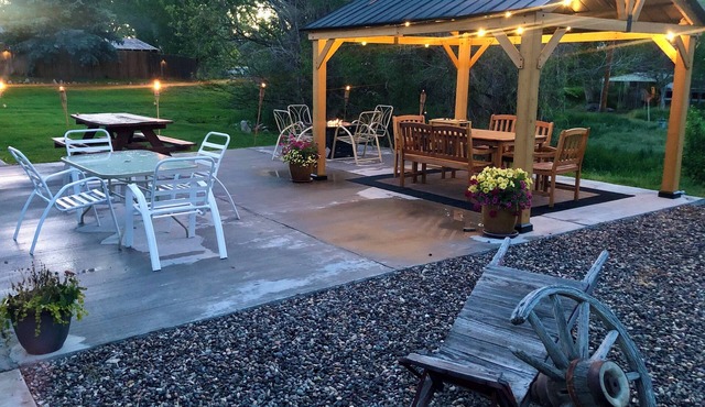 ❤Thermopolis Top Rated VRBO. Pool Passes + Pets + Comp Breakfast = Perfect