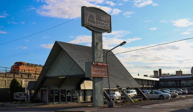 Tiki Lodge Motel