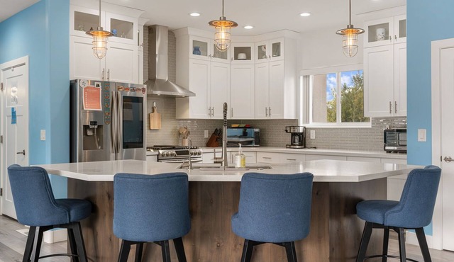 Timeless Hive: Dual Primary + Dual Kitchen, Five-Bedroom, 3600 SF Family Retreat