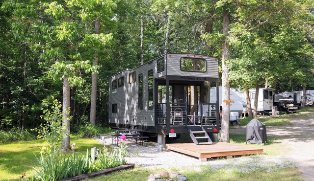 Tiny RV Escape with Stunning Lake Views, AC, WiFi
