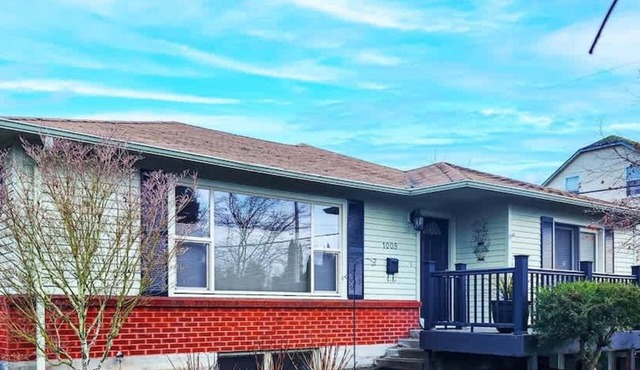 Top Floor Apartment, Workspace, Near Downtown, ONP