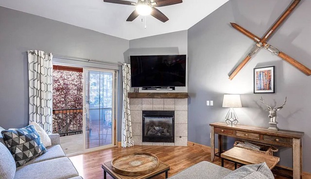 Top floor family friendly condo in prestigious Bear Hollow Village