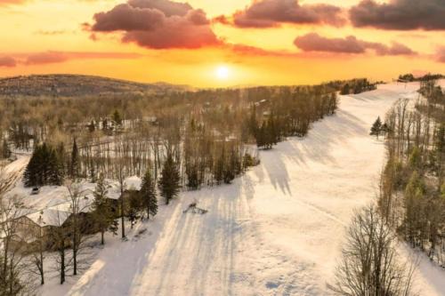 Trail Side Access Retreat I Alpen Villas at Powderhorn Mountain in Bessemer