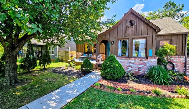 Trailhead Cottage - 7 Minutes to Downtown