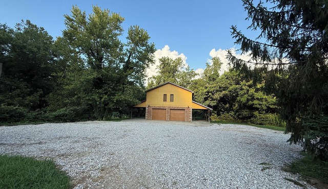 Trailhead Riverfront Cabin