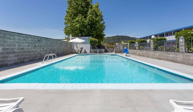 Travelodge by Wyndham Grants Pass