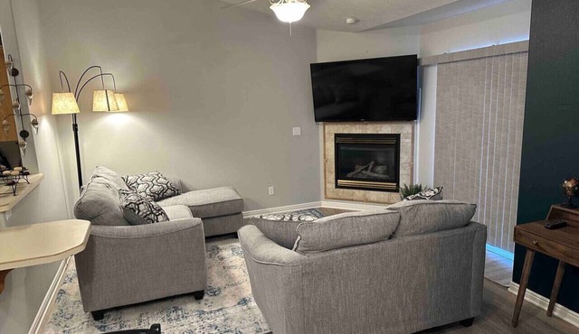 Tuscan Townhome @ ISU | PMC | Front & Back Patio