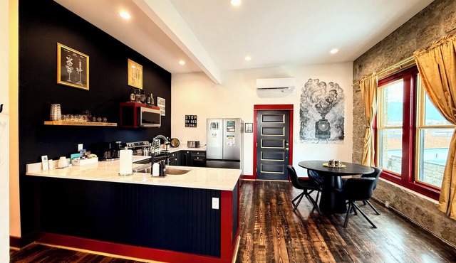 Twin Peaks is part of the Litch Hotel: fully equipped,Luxury vacation rental condos
