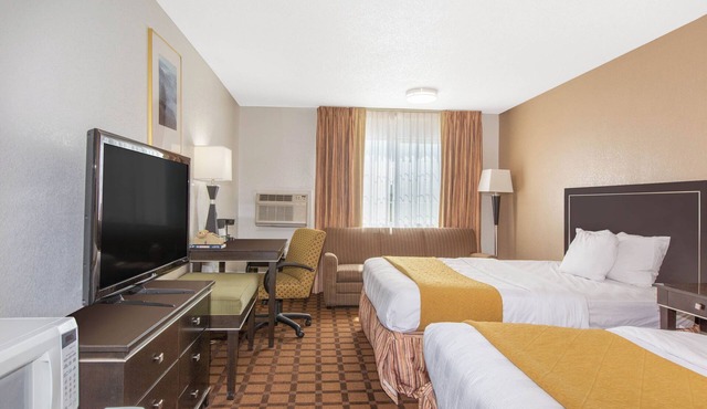 Umpqua Valley Hotel