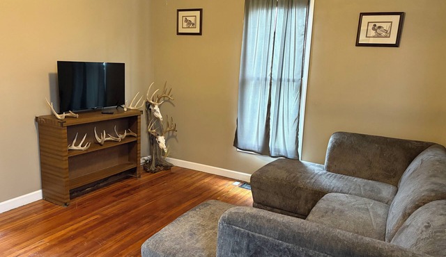 Unique 2-bedroom house in Edina for a relaxing getaway