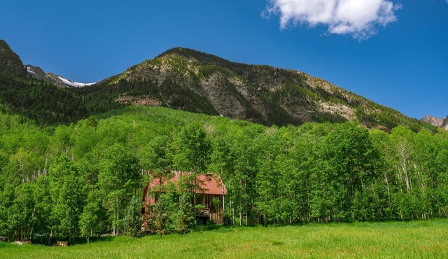 Unique Timber Frame Mountain Home - outdoor enthusiasts dream!