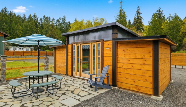 Unique Tiny Home Village, 3 units, Beach Access