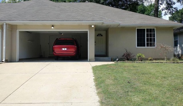 Updated 2 BR/2BA in family friendly neighborhood with extras