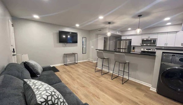 Urban Retreat Near UNMC w/Free Parking