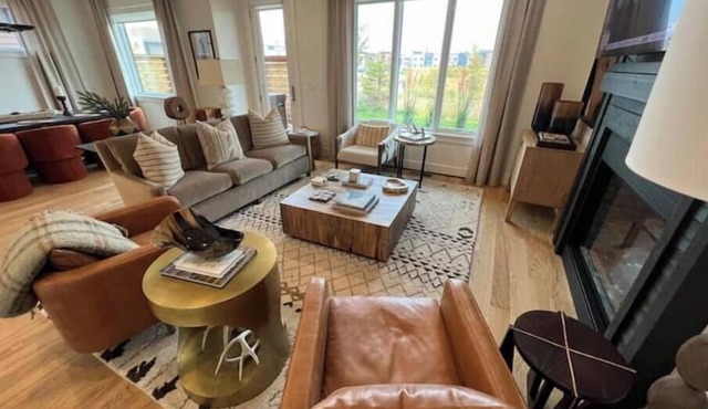 Very cozy copper John, town center retreat!