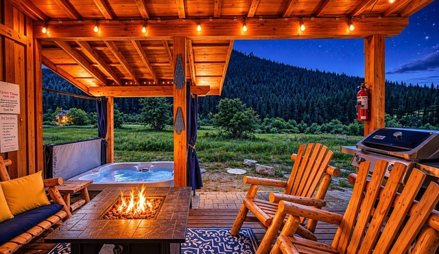 Views | Hot Tub | Propane Pit | Tiny Home | Dogs