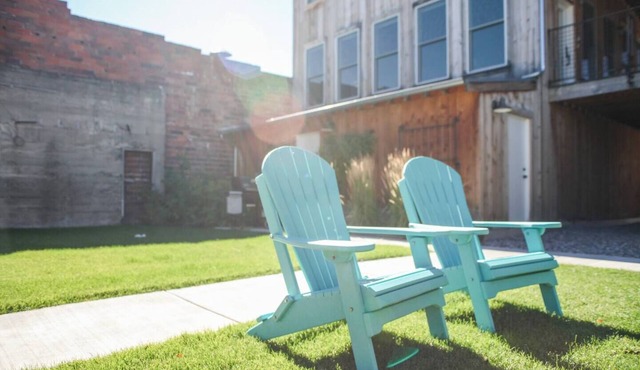 Vintage Luxury Condo in Downtown Livingston