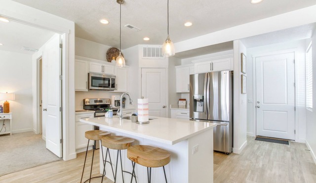 Walk to Marina & Lake: Spacious Garden City Gem!