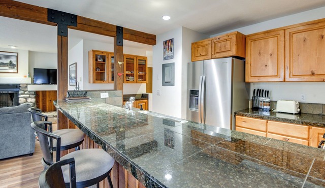 Walk to Sun Valley & Dtwn: Ketchum Condo